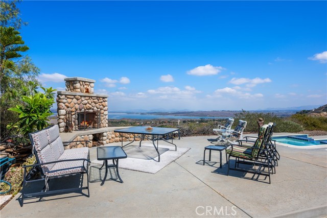 21475 Ridgedale Drive, Lake Mathews CA: https://media.crmls.org/medias/3c58f72b-9050-416b-b9c4-59165139982c.jpg