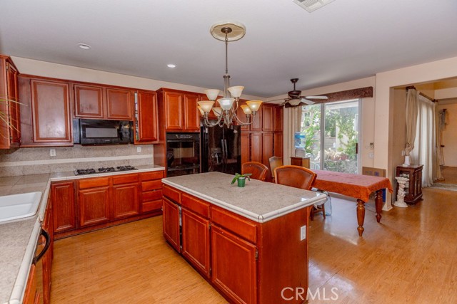 Detail Gallery Image 7 of 17 For 7026 Penny Ct, Rancho Cucamonga,  CA 91739 - 5 Beds | 3 Baths