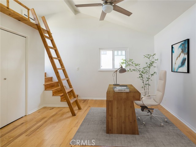 Detail Gallery Image 10 of 18 For 724 Loma Vista St, El Segundo,  CA 90245 - 4 Beds | 3 Baths