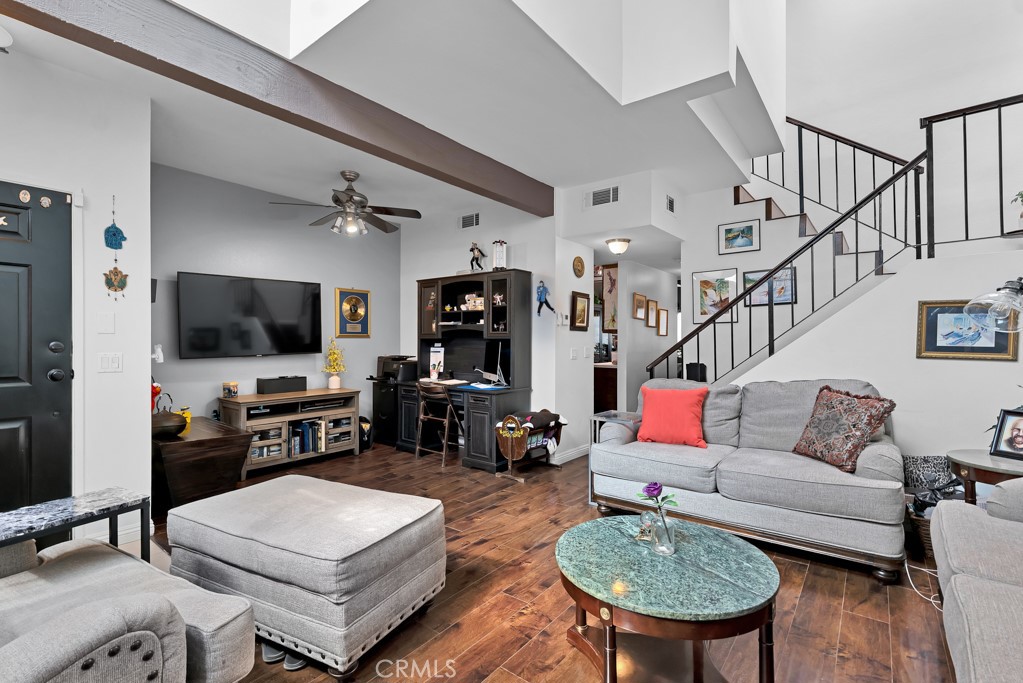 6323 Reseda Blvd #13