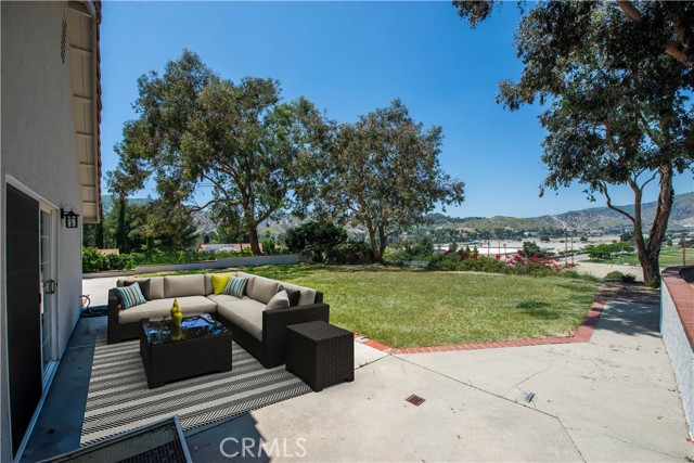 Image 27 of 32 For 12824 Woodley Avenue