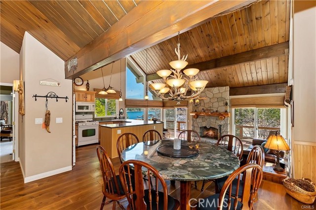 Detail Gallery Image 15 of 52 For 27513 W Shore Rd, Lake Arrowhead,  CA 92352 - 6 Beds | 4/1 Baths