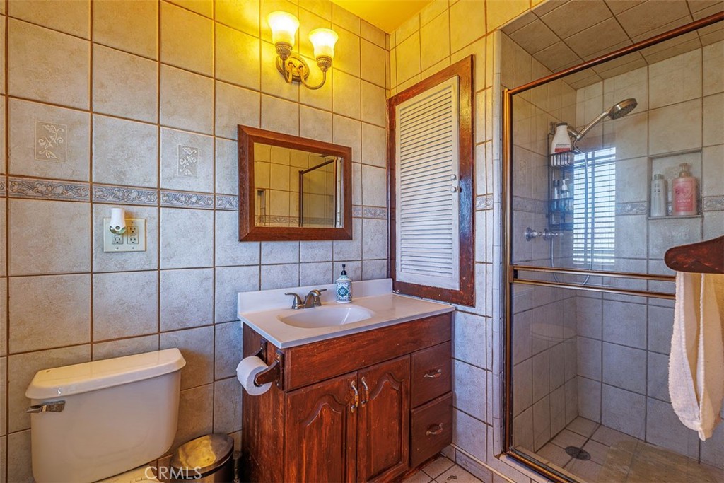 https://media.crmls.org/medias/3c5cc6b8-931c-41b6-9b38-428b18066b4b.jpg?preset=X-Large