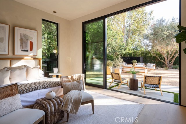 Detail Gallery Image 27 of 36 For 23340 Collins, Woodland Hills,  CA 91367 - 4 Beds | 4/1 Baths