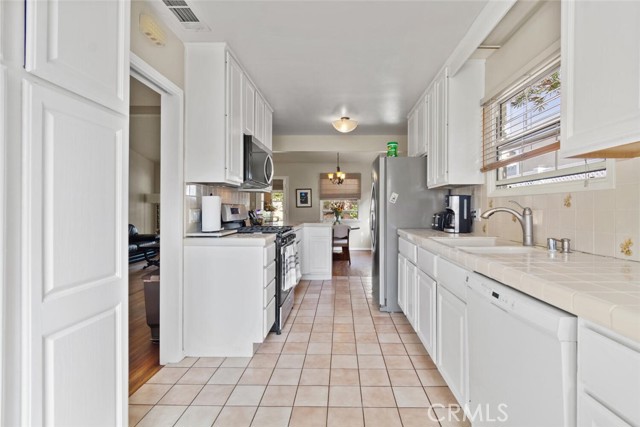 Image 5 of 16 For 5033 Lee Street