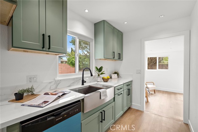 Detail Gallery Image 10 of 36 For 1410 W Camden Pl, Santa Ana,  CA 92704 - 3 Beds | 1/1 Baths