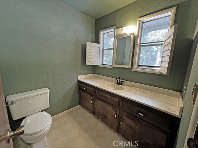 Detail Gallery Image 15 of 52 For 652 Knoll, Crestline,  CA 92325 - 3 Beds | 2/1 Baths