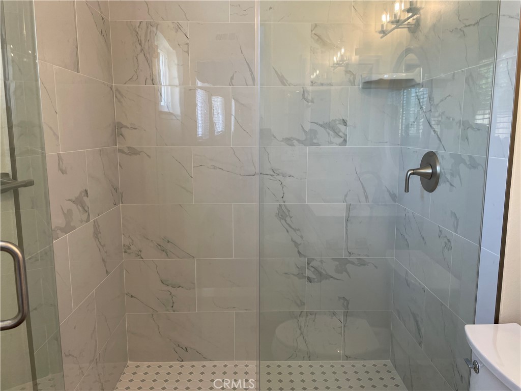 https://media.crmls.org/medias/3c6085cb-5830-4a2e-b453-4812cabe6a5e.jpg?preset=X-Large