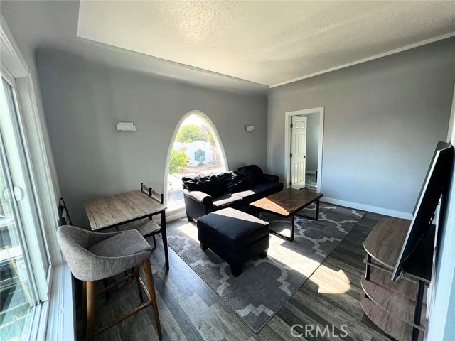 1924 Cedar Avenue, Long Beach CA: https://media.crmls.org/medias/3c6093a8-e467-4227-96d9-8f289f9aa1f3.jpg
