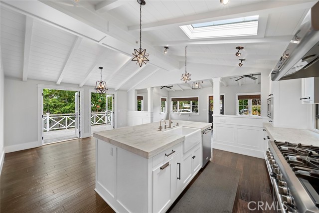 411 Poplar Street, Laguna Beach CA: https://media.crmls.org/medias/3c619119-2826-434b-aa4b-574de7ec312d.jpg