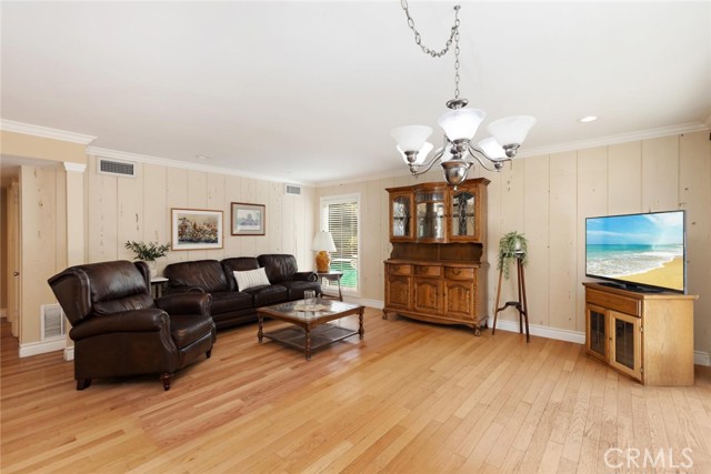 Detail Gallery Image 9 of 30 For 3616 Mesa Lila Ln, Glendale,  CA 91208 - 5 Beds | 3/1 Baths