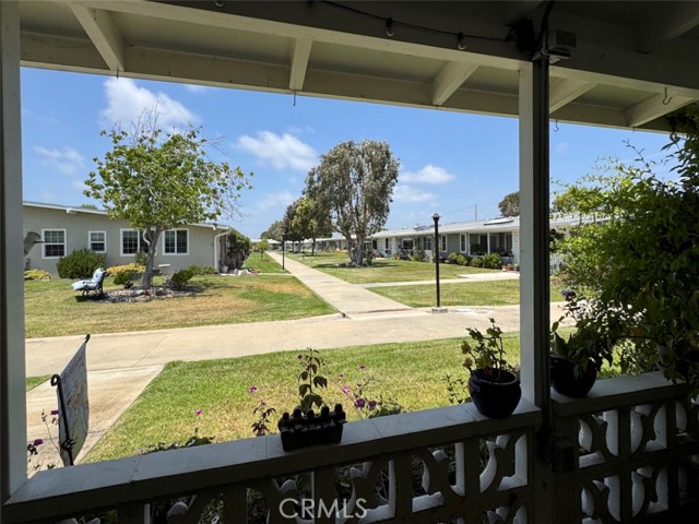 1664 Thunderbird Drive, Seal Beach CA: https://media.crmls.org/medias/3c627da4-0e7f-4dc1-bf48-f93f723e3205.jpg