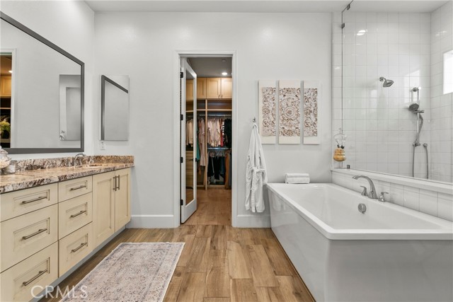 Detail Gallery Image 15 of 52 For 17352 Eucalyptus Ln, Huntington Beach,  CA 92649 - 5 Beds | 5/1 Baths
