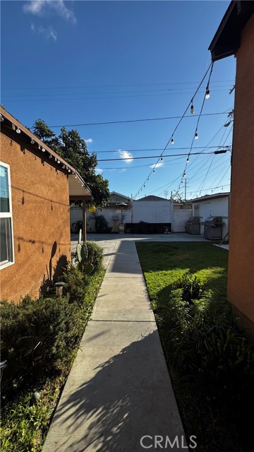 806 E 91st, Los Angeles CA: https://media.crmls.org/medias/3c6411ec-702c-459f-a073-ca9e314c5754.jpg