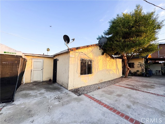 1746 W 82nd Street, Los Angeles CA: https://media.crmls.org/medias/3c664386-bb28-44c4-a902-dc2a468a0196.jpg