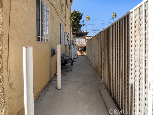 7714 S Broadway, Los Angeles CA: https://media.crmls.org/medias/3c670d22-48e1-40ba-8e4f-c5ae0be0aec0.jpg