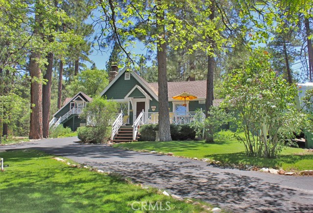41191 Pennsylvania Avenue, Big Bear Lake CA: https://media.crmls.org/medias/3c677087-2a94-40ac-8071-7b34ef0400ce.jpg