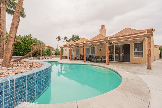 3450 Circulo San Sorren, Palm Springs CA: https://media.crmls.org/medias/3c6856a2-8a3e-46d8-a4ce-160cf66086f4.jpg