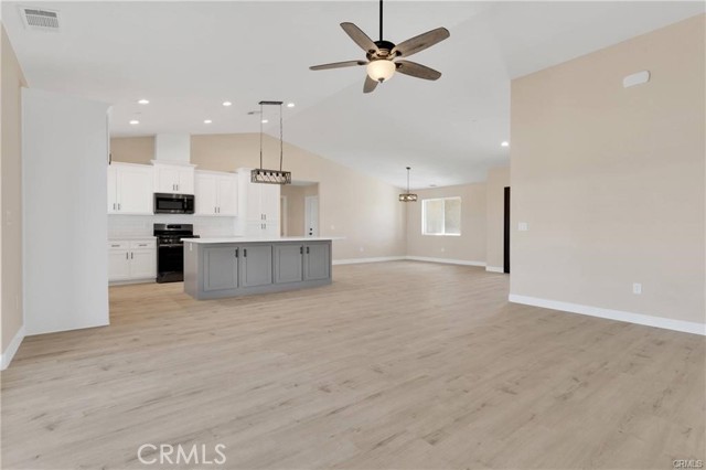 10628 Pauhaska Road, Apple Valley CA: https://media.crmls.org/medias/3c68f376-92ca-4b4a-a8b2-f716c4a674dd.jpg