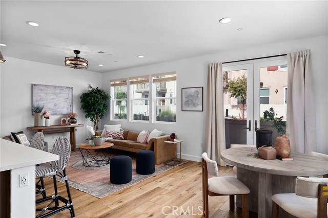 Detail Gallery Image 8 of 37 For 39438 Corvina, Temecula,  CA 92591 - 4 Beds | 2/1 Baths