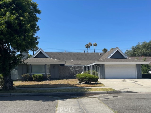 401 E Dunton Avenue, Orange CA: https://media.crmls.org/medias/3c69cb7b-74b4-452a-b7ec-d9a1da79f94f.jpg