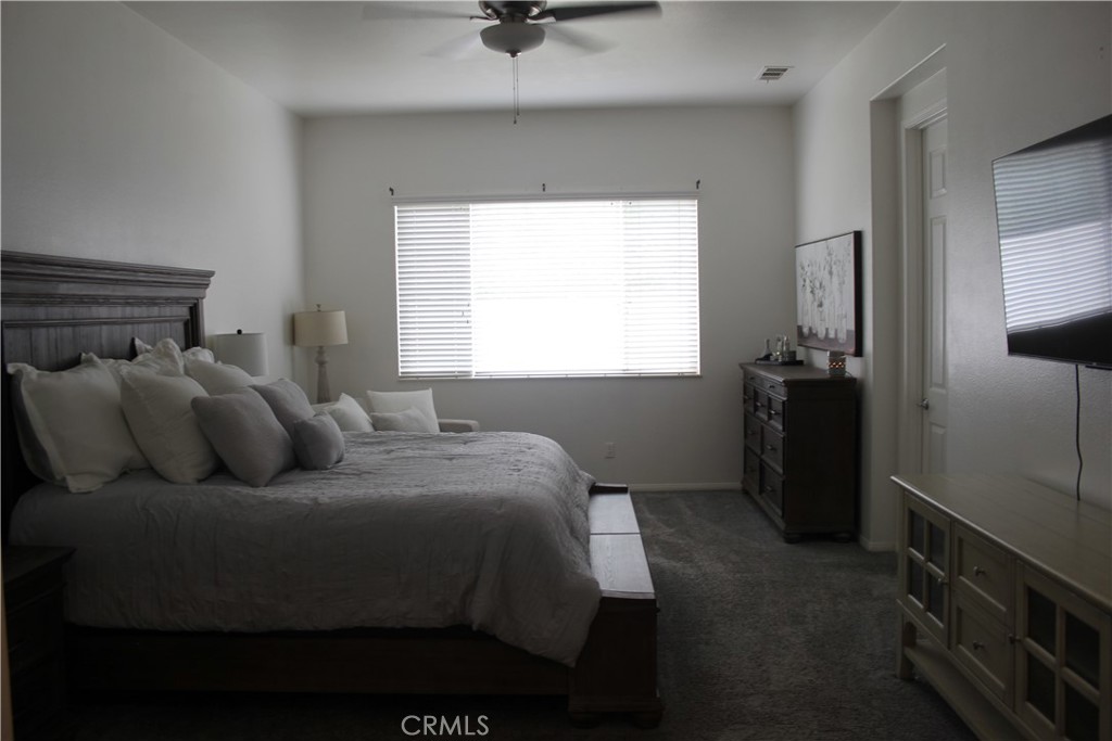 https://media.crmls.org/medias/3c6a2886-2cc0-4119-a7dd-0f18a53b5818.jpg?preset=X-Large