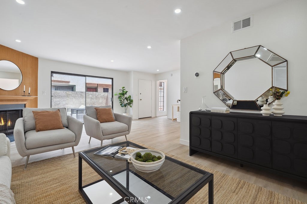 6101 Fulton Avenue #8