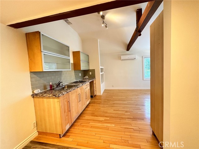 Detail Gallery Image 21 of 36 For 18406 Bessemer St, Tarzana,  CA 91335 - 3 Beds | 2 Baths