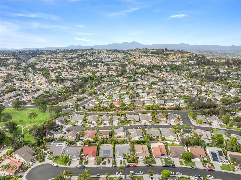 MLS #OC25163941 img 45