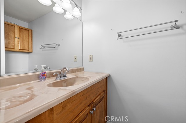 Detail Gallery Image 19 of 44 For 19525 Steinway, Canyon Country,  CA 91351 - 4 Beds | 2 Baths