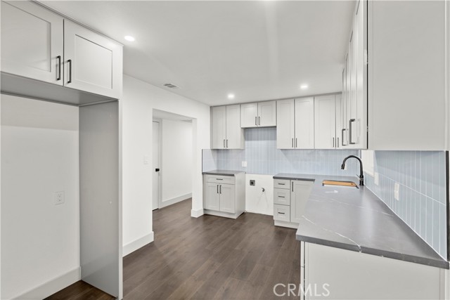 Detail Gallery Image 10 of 32 For 5210 71st, Sacramento,  CA 95820 - 3 Beds | 1 Baths