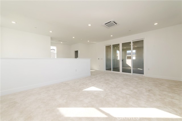 Detail Gallery Image 13 of 37 For 466 Lobata, Irvine,  CA 92618 - 4 Beds | 3/1 Baths