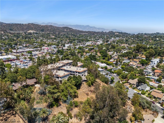 1832 Oak Tree Drive, Los Angeles CA: https://media.crmls.org/medias/3c6e86fb-0942-40a1-a098-6db80009951f.jpg