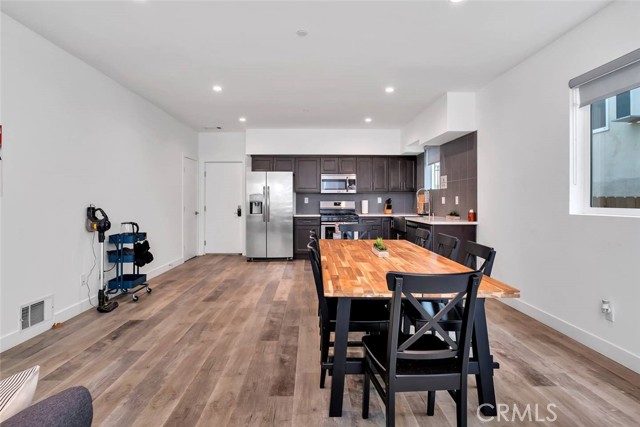 Detail Gallery Image 12 of 36 For 1344 N Kenmore, Los Angeles,  CA 90027 - 3 Beds | 3/1 Baths