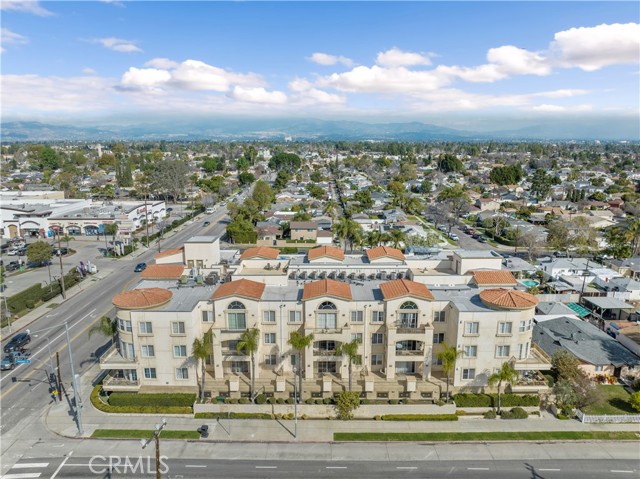 Detail Gallery Image 3 of 45 For 6800 Corbin Ave #104,  Reseda,  CA 91335 - 2 Beds | 2 Baths