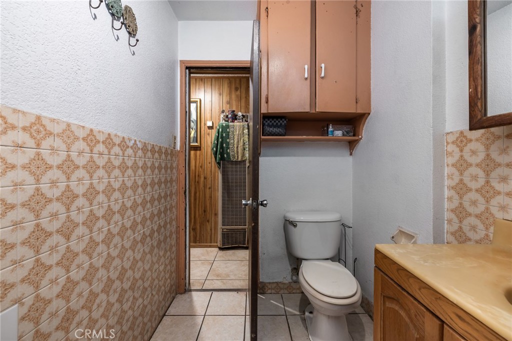 https://media.crmls.org/medias/3c6f1948-cb31-4cfe-8fa1-b834177dd398.jpg?preset=X-Large