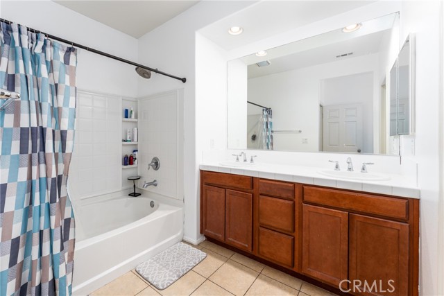 Detail Gallery Image 11 of 26 For 10410 Sycamore Ln, Santa Fe Springs,  CA 90670 - 3 Beds | 2/1 Baths