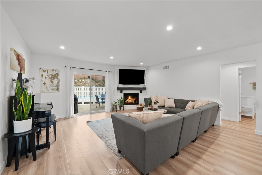 5042 Carolyn Way