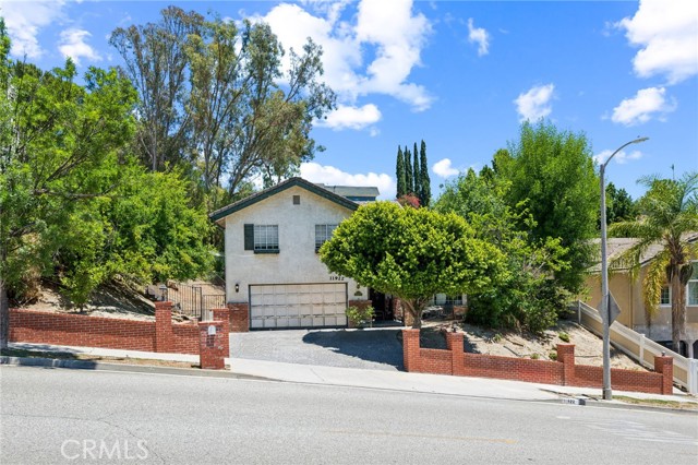 Detail Gallery Image 1 of 15 For 11922 Louise Ave, Granada Hills,  CA 91344 - 4 Beds | 3 Baths