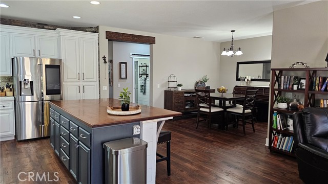 Detail Gallery Image 6 of 32 For 13817 Grant Way, Oak Hills,  CA 92344 - 4 Beds | 2 Baths