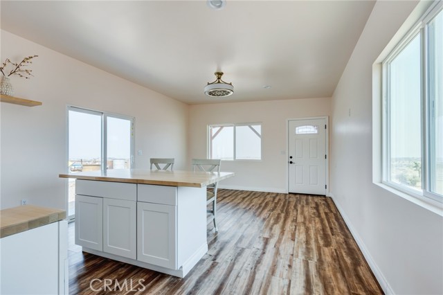 23833 Rancho Street, Apple Valley CA: https://media.crmls.org/medias/3c717f93-6c2a-4a53-b3ec-59e7b9376953.jpg