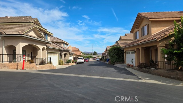 Detail Gallery Image 17 of 26 For 11852 N Birch Grove, Sylmar,  CA 91342 - 5 Beds | 3/1 Baths