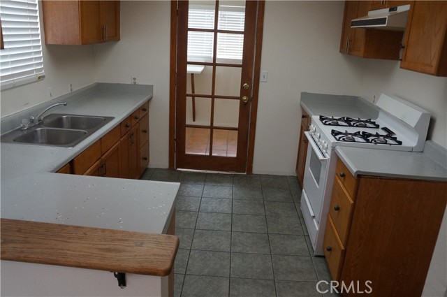 Detail Gallery Image 9 of 22 For 11768 Hazeldell, Riverside,  CA 92505 - 3 Beds | 2 Baths