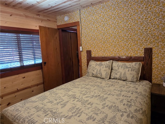 344 Edgemoor Road, Big Bear Lake CA: https://media.crmls.org/medias/3c73d025-1ae6-472a-9478-d126cdb8c4dd.jpg