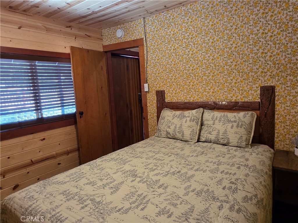 https://media.crmls.org/medias/3c73d025-1ae6-472a-9478-d126cdb8c4dd.jpg?preset=X-Large