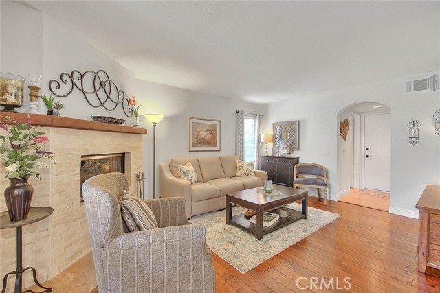 13563 Meadow Crest Drive, Chino Hills CA: https://media.crmls.org/medias/3c77089f-655f-4a3e-8dae-12d66980d970.jpg
