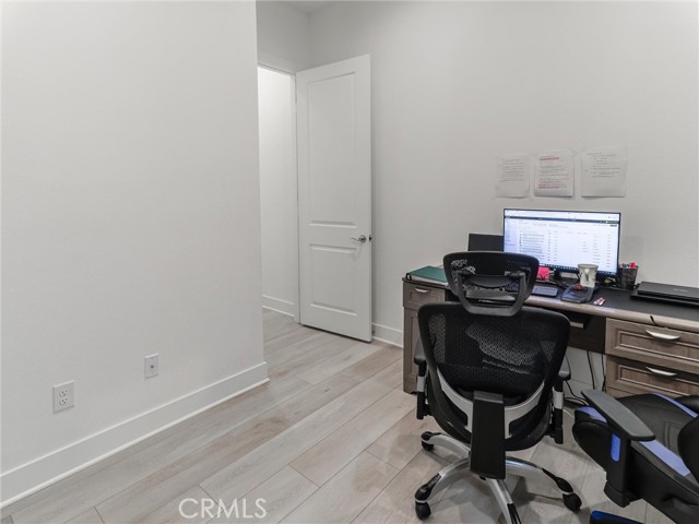 Detail Gallery Image 15 of 43 For 20725 W Liana Ct, Porter Ranch,  CA 91326 - 5 Beds | 5/1 Baths