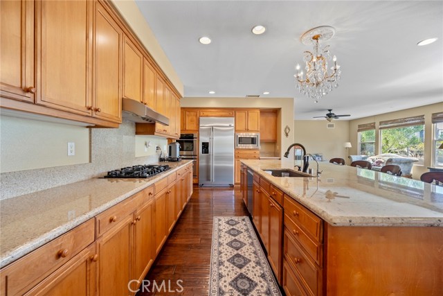 Detail Gallery Image 15 of 41 For 24274 Palo Verde Dr, Valencia,  CA 91354 - 5 Beds | 4/1 Baths