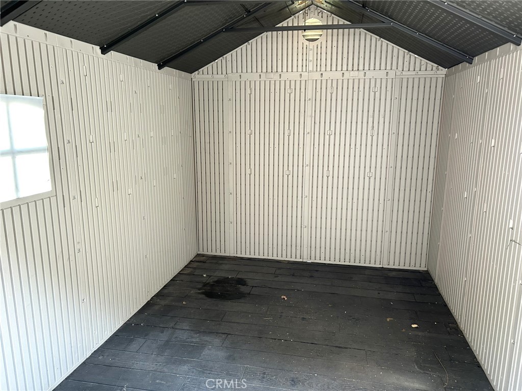 https://media.crmls.org/medias/3c79e6e3-de1a-4881-a0cf-c286449da332.jpg?preset=X-Large