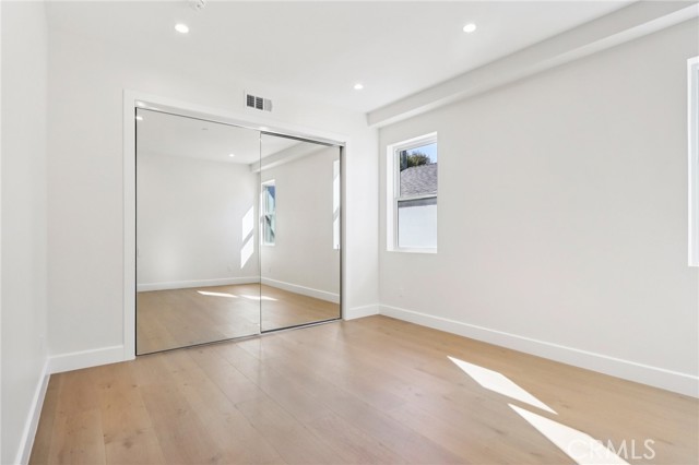 Detail Gallery Image 15 of 51 For 14931 Vose St, Van Nuys,  CA 91405 - 7 Beds | 6/1 Baths